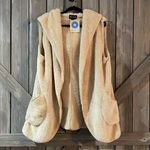 NEW- Zenana Outfitters hooded sleeveless carnigan